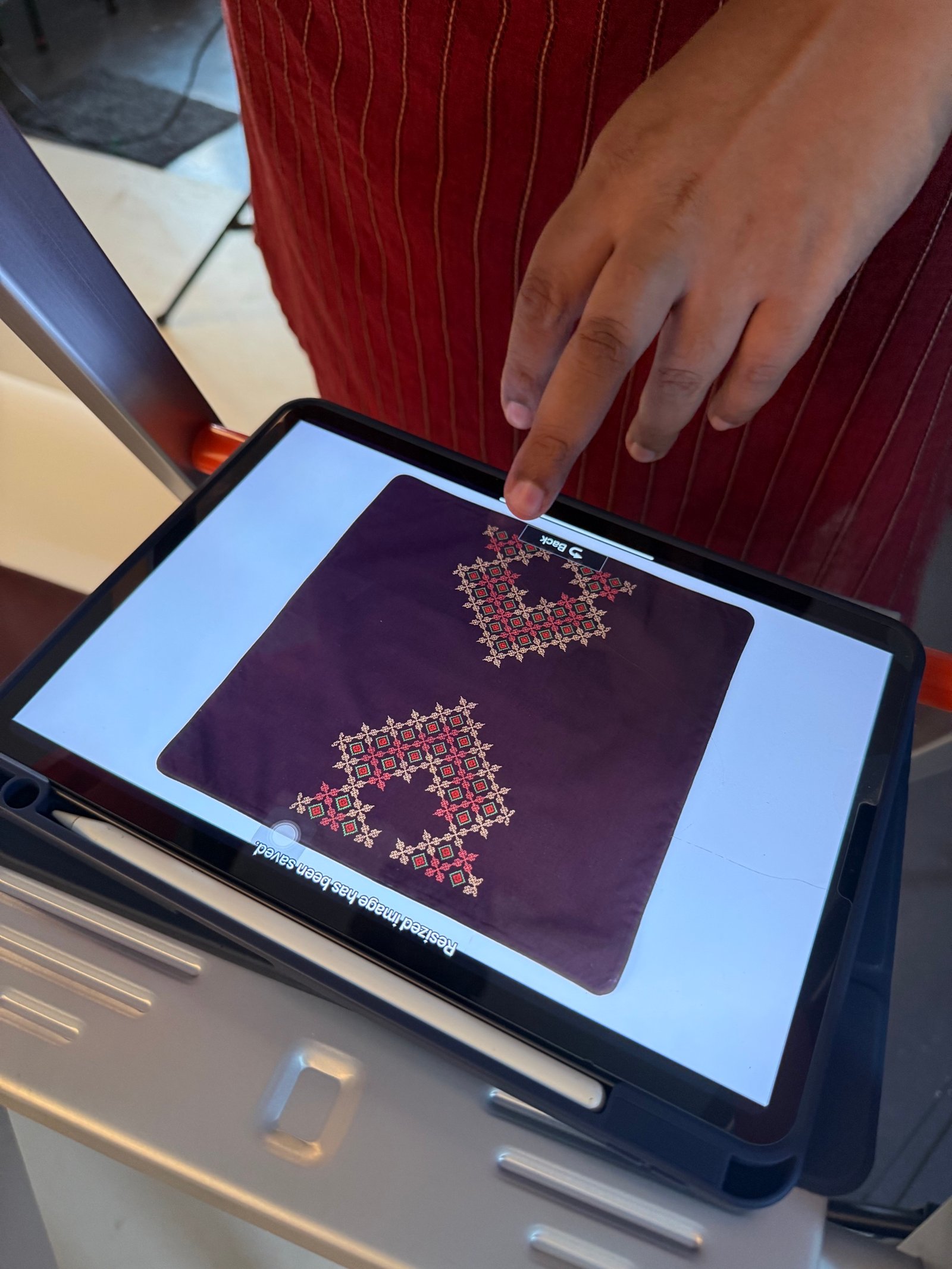 Founder tracing stitches